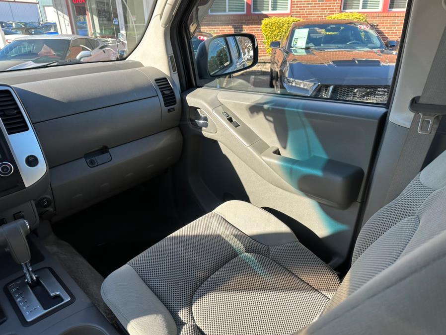 2011 Nissan Frontier S photo
