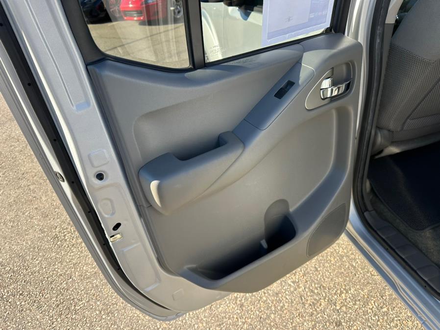 2011 Nissan Frontier S photo