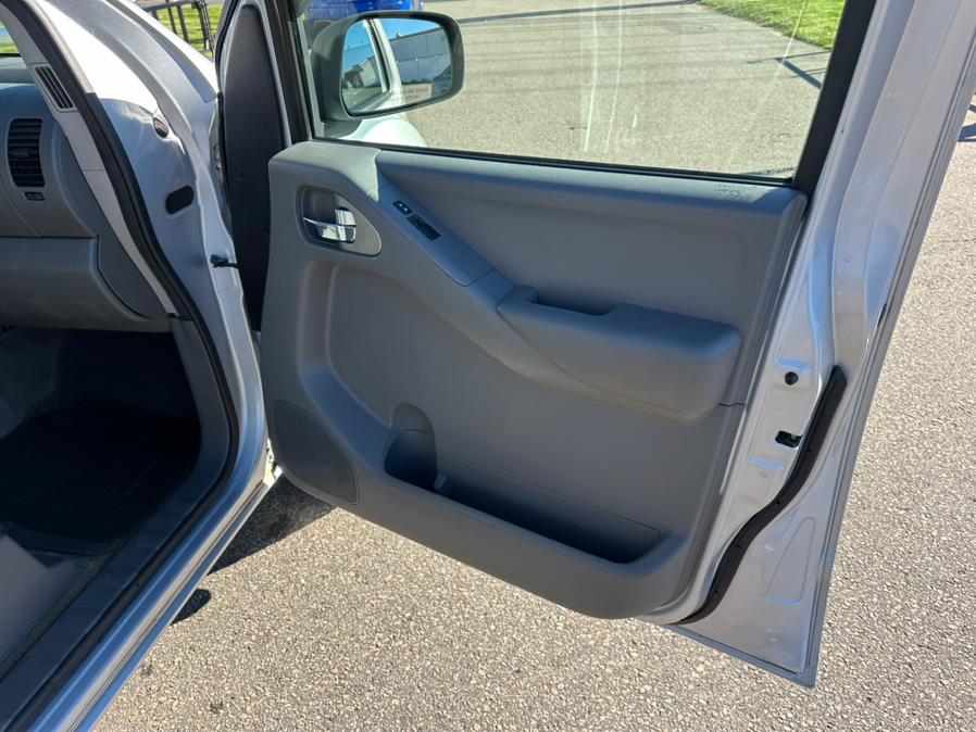 2011 Nissan Frontier S photo