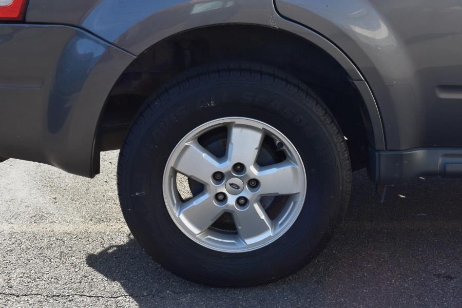 2010 Ford Escape XLS photo