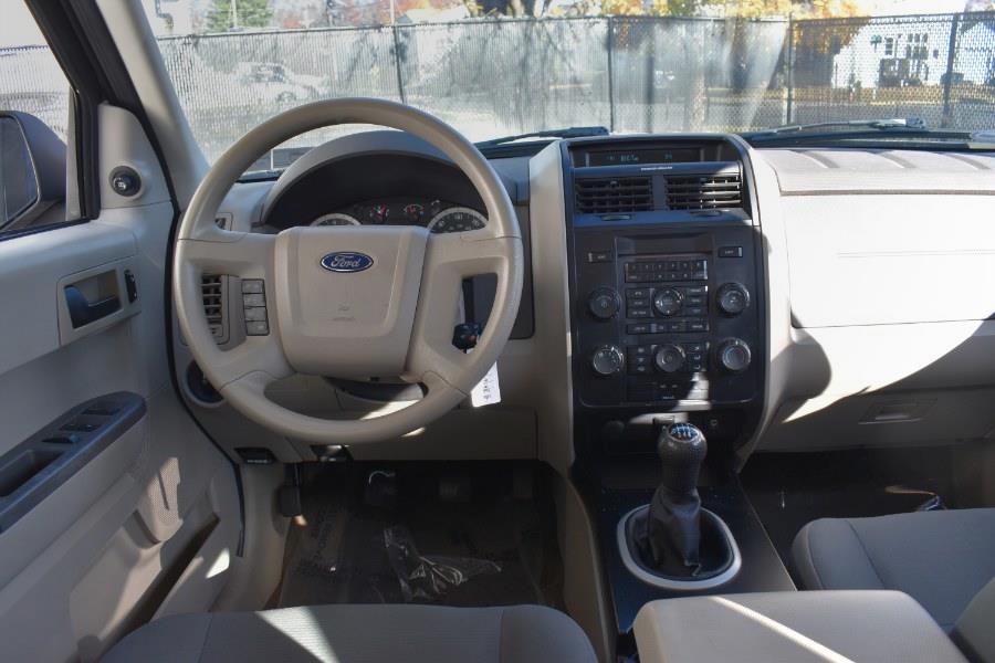 2010 Ford Escape XLS photo