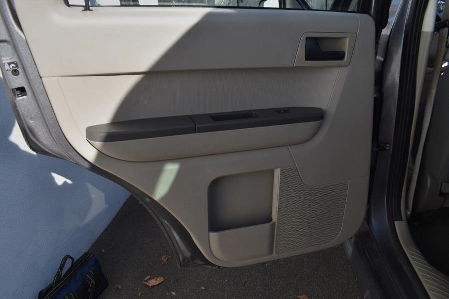 2010 Ford Escape XLS photo
