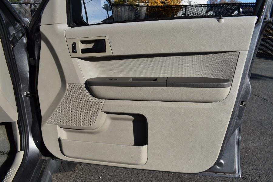 2010 Ford Escape XLS photo
