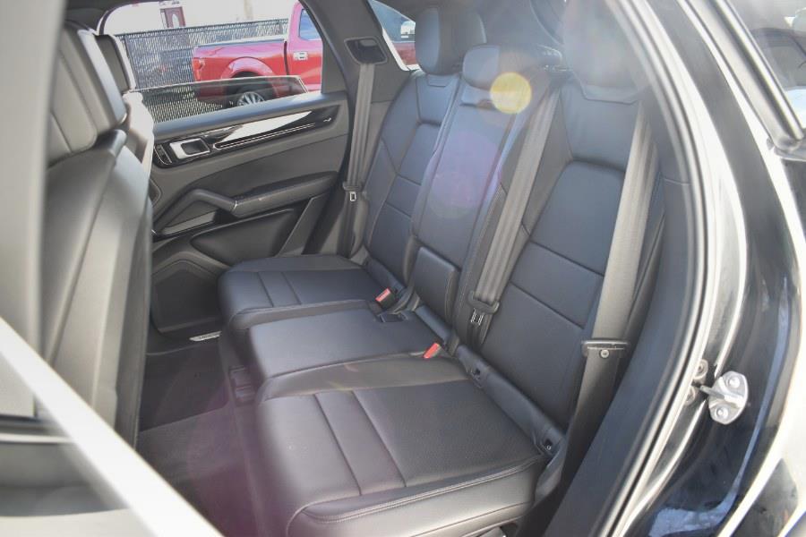 2021 Porsche Cayenne AWD photo