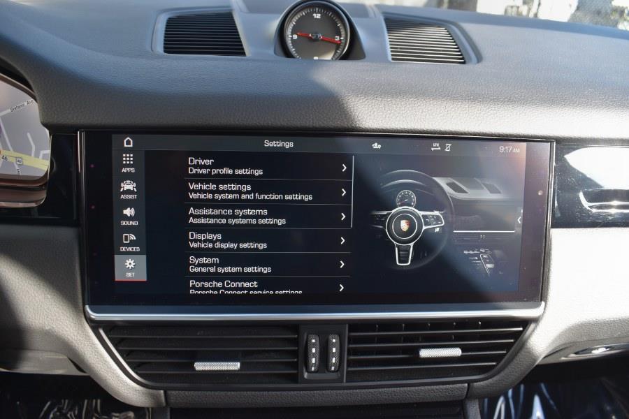 2021 Porsche Cayenne AWD photo