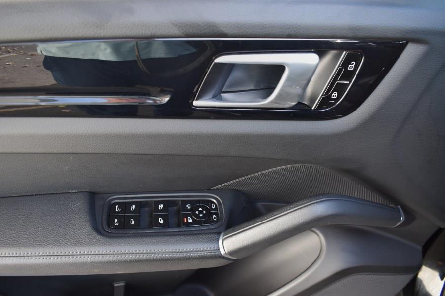 2021 Porsche Cayenne AWD photo