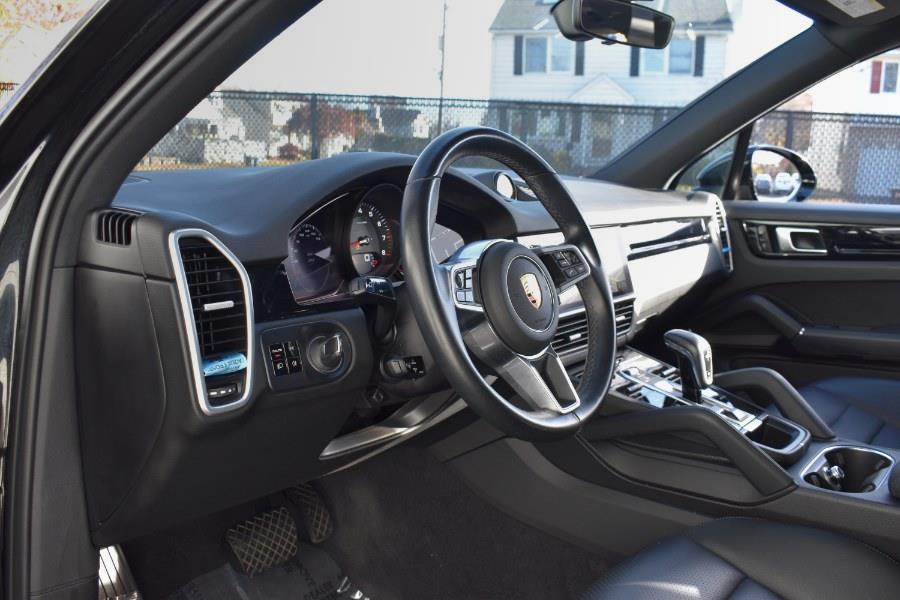 2021 Porsche Cayenne AWD photo