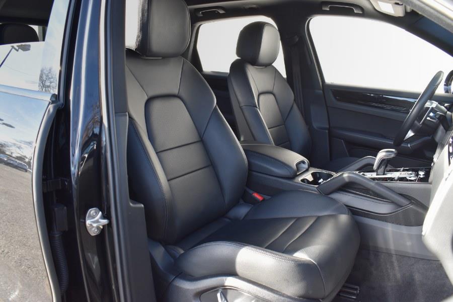 2021 Porsche Cayenne AWD photo