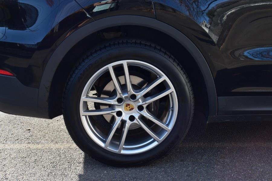 2021 Porsche Cayenne AWD photo