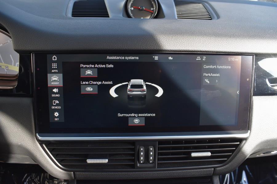 2021 Porsche Cayenne AWD photo