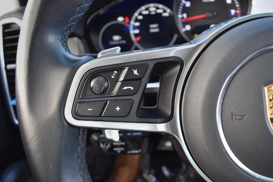 2021 Porsche Cayenne AWD photo