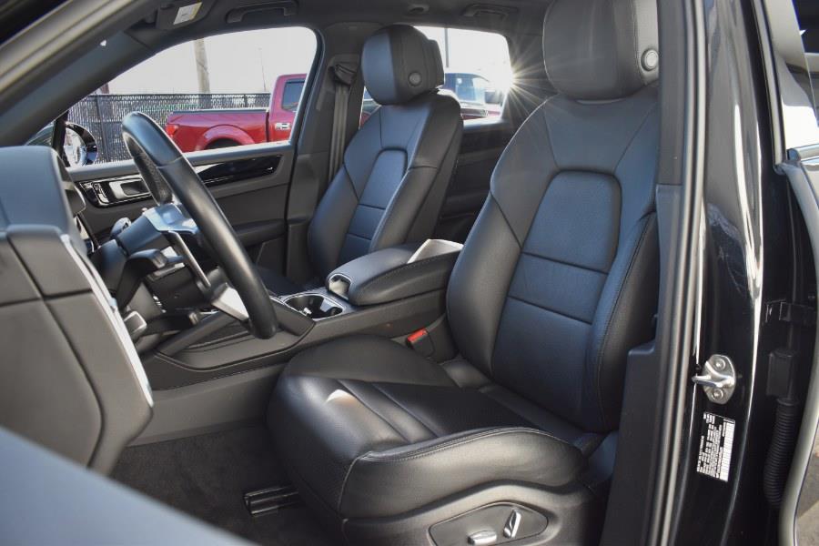 2021 Porsche Cayenne AWD photo