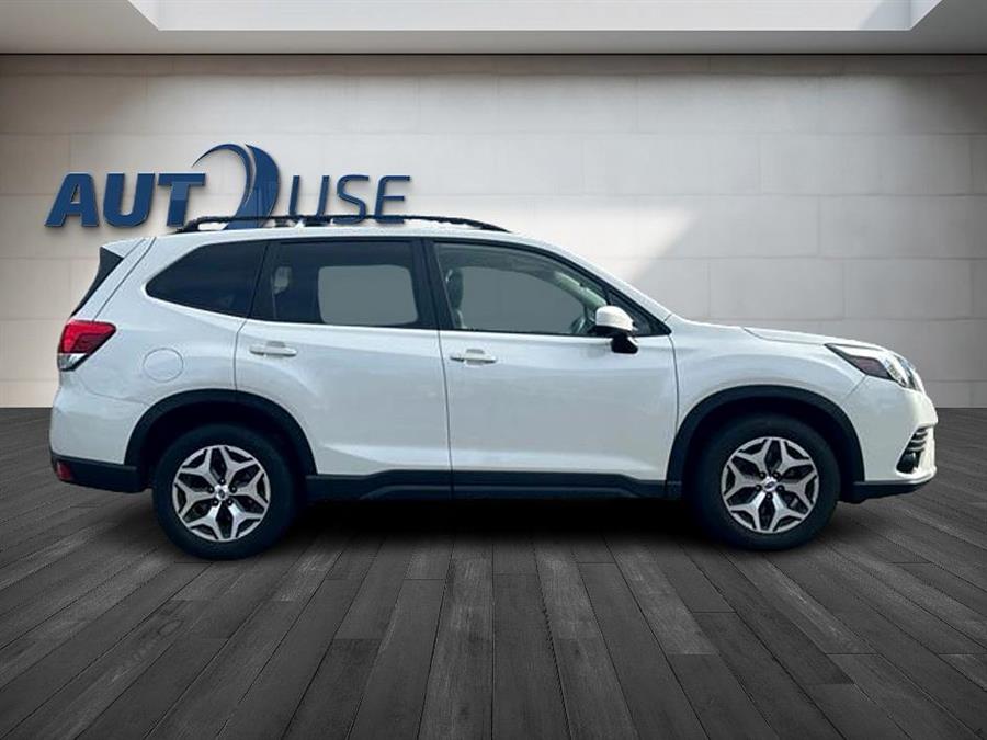 2022 Subaru Forester PREMIUM photo