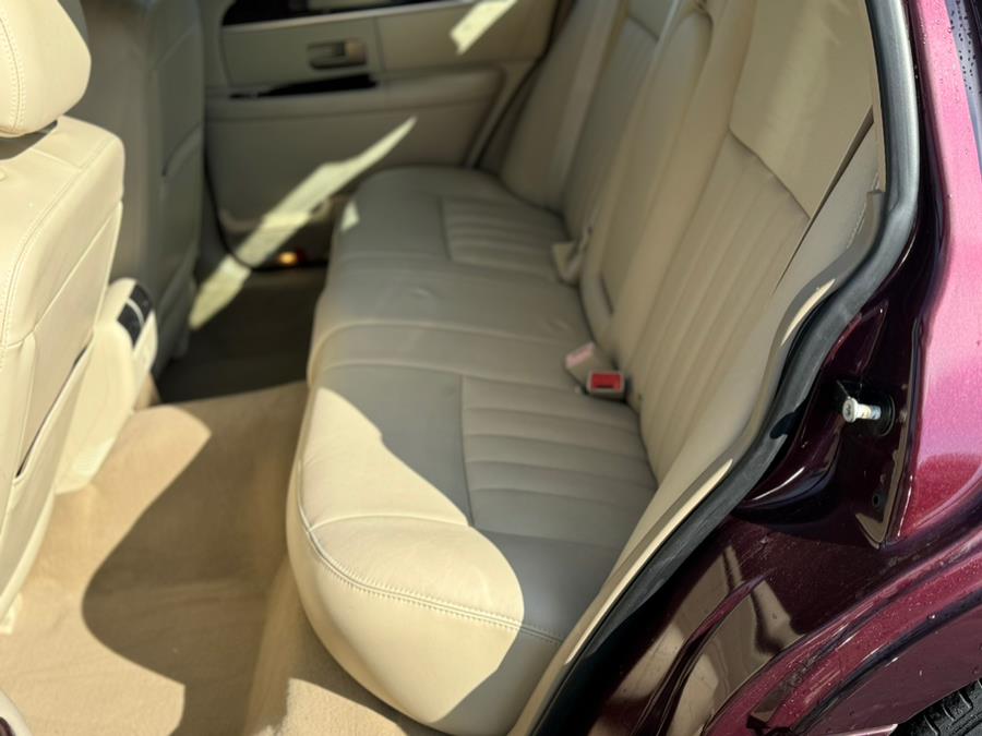 2007 Lincoln Town Car Signature photo