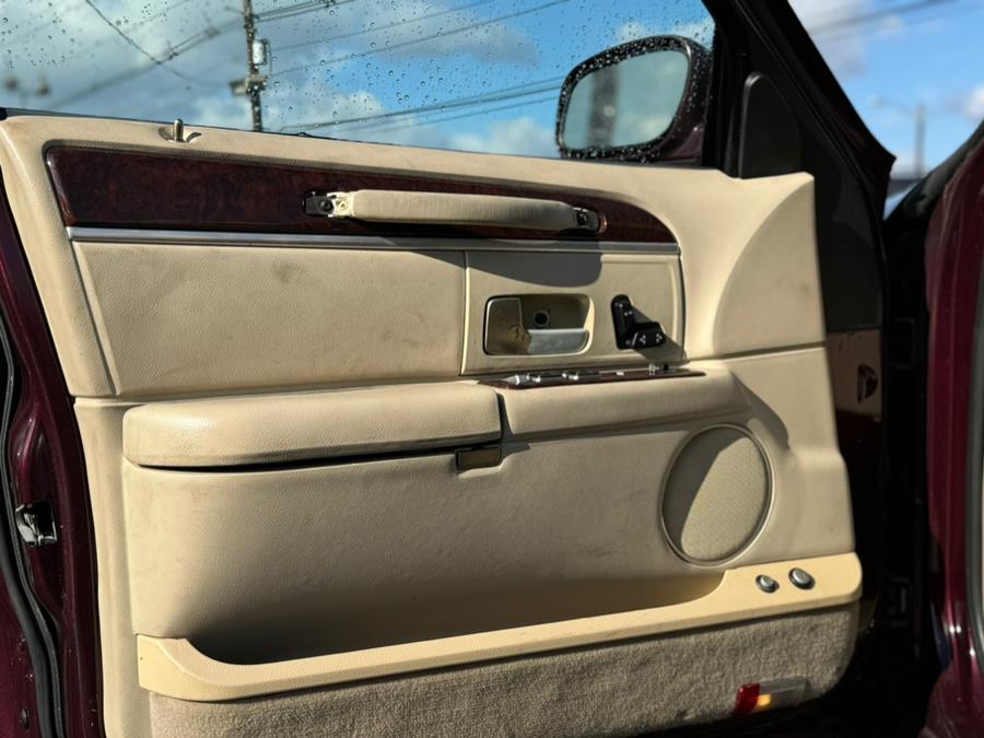 2007 Lincoln Town Car Signature photo