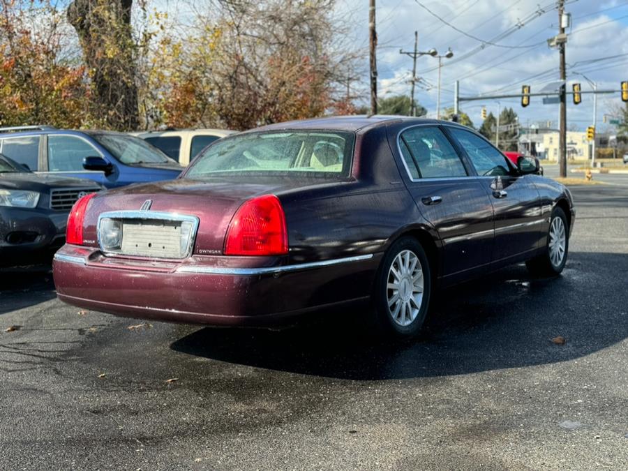 2007 Lincoln Town Car Signature photo