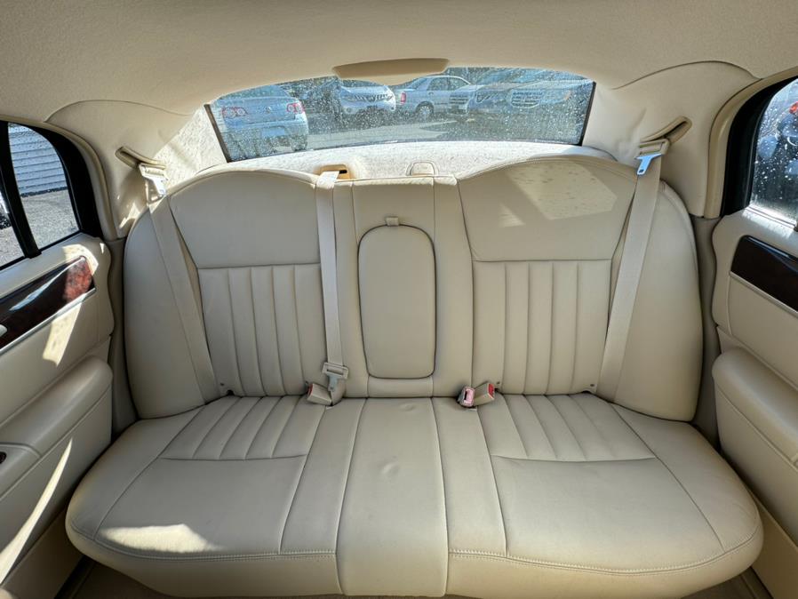 2007 Lincoln Town Car Signature photo