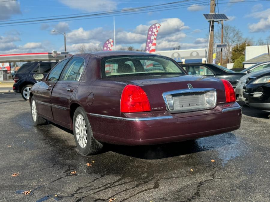 2007 Lincoln Town Car Signature photo