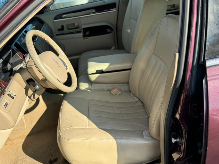 2007 Lincoln Town Car Signature photo