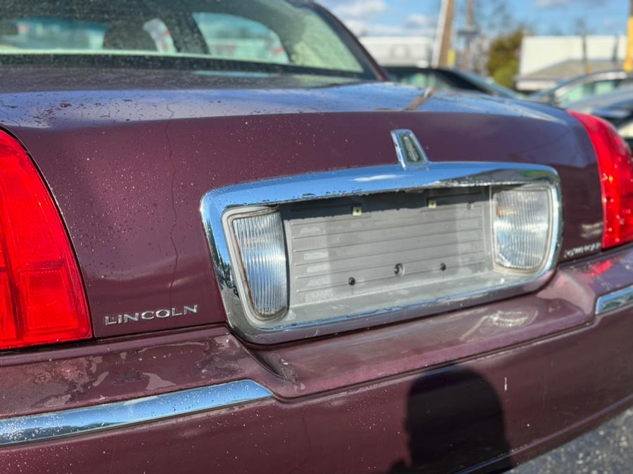 2007 Lincoln Town Car Signature photo