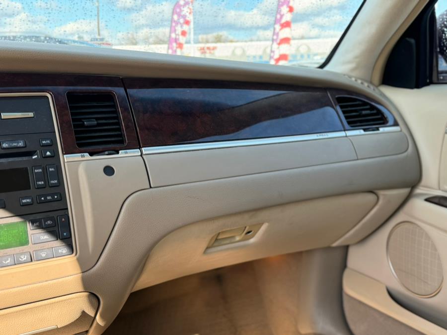 2007 Lincoln Town Car Signature photo