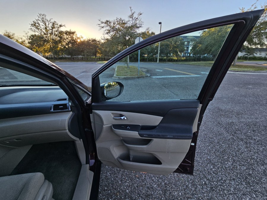 2015 Honda Odyssey 5dr LX photo