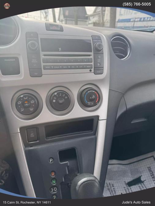 2009 Pontiac Vibe AWD photo