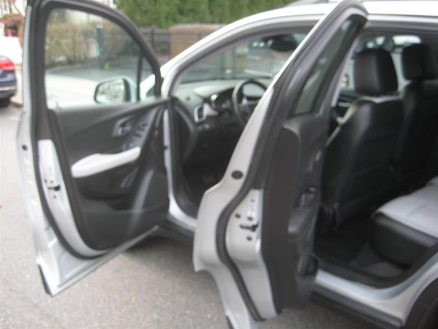2019 Chevrolet Trax LT AWD 4dr Crossover photo