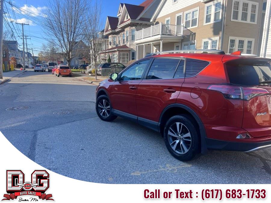 2016 Toyota RAV4 AWD 4dr XLE (Natl) photo