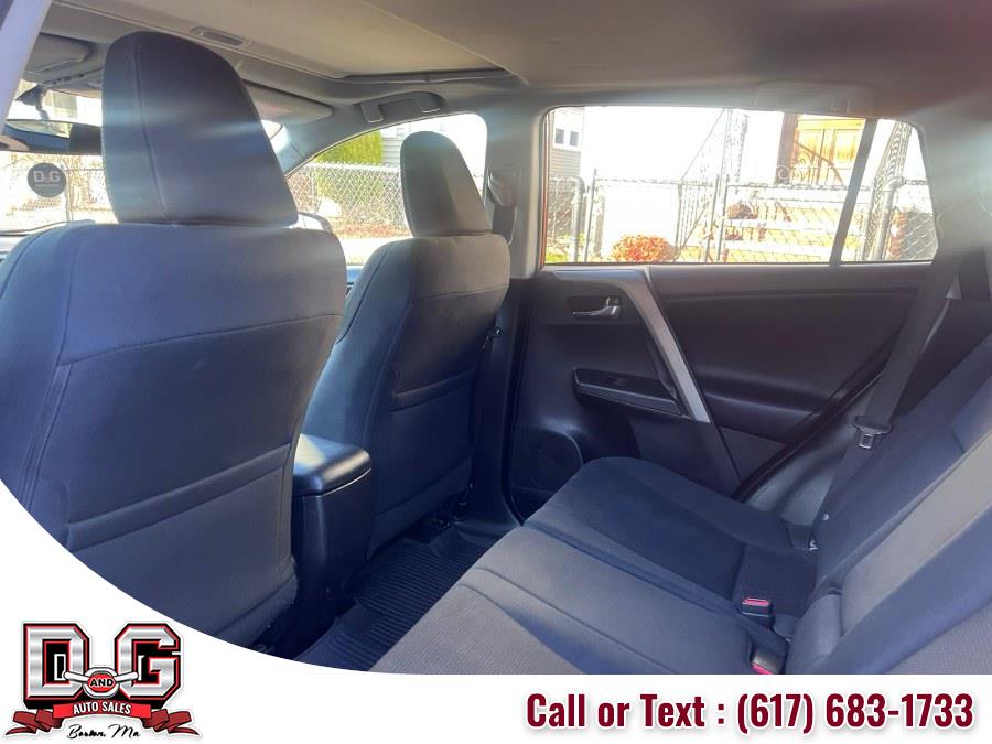 2016 Toyota RAV4 AWD 4dr XLE (Natl) photo