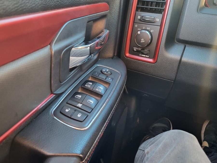 2016 RAM 1500 4WD Crew Cab 140.5