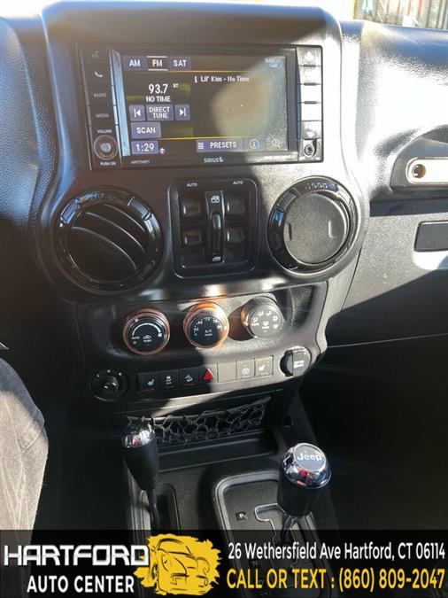 2014 Jeep Wrangler Unlimited Sahara photo