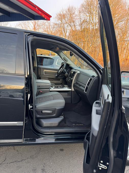 2015 RAM 1500 4WD Crew Cab 140.5