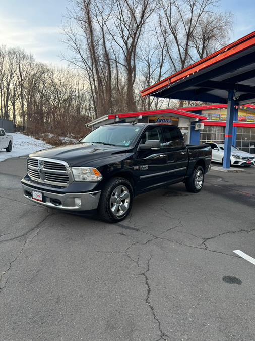 2015 RAM 1500 4WD Crew Cab 140.5