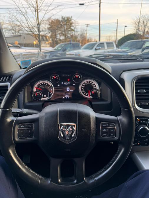 2015 RAM 1500 4WD Crew Cab 140.5