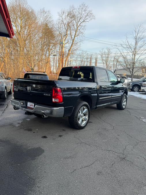 2015 RAM 1500 4WD Crew Cab 140.5