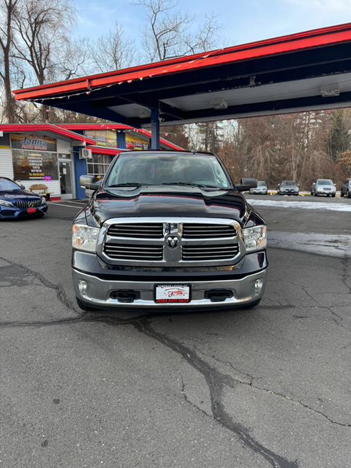 2015 RAM 1500 4WD Crew Cab 140.5