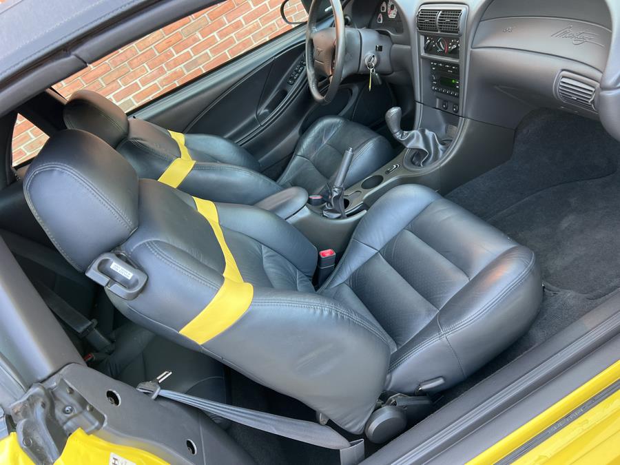 2001 Ford Mustang GT photo