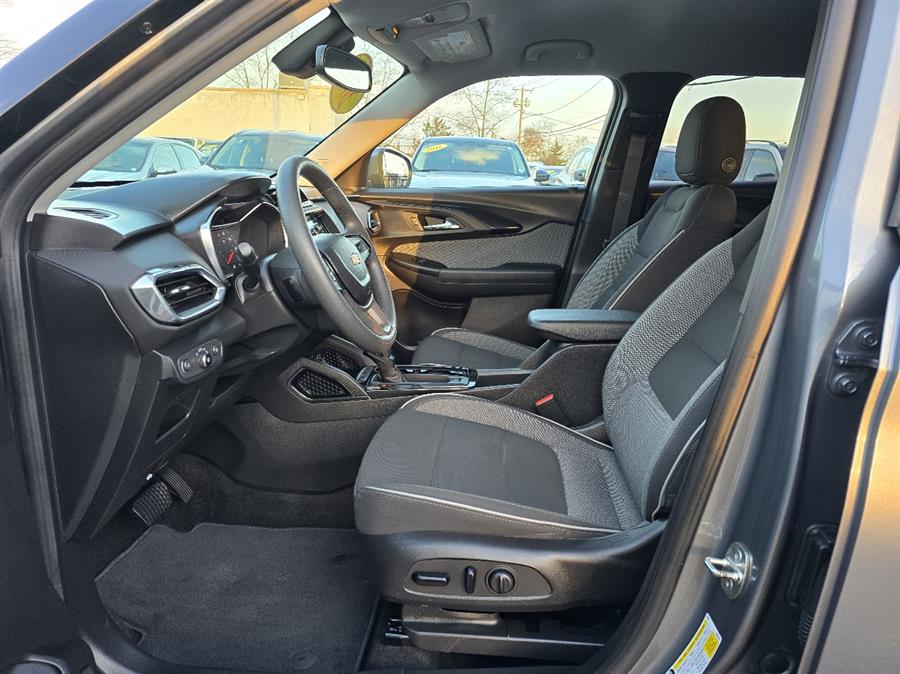 2021 Chevrolet Trailblazer FWD 4dr LT photo