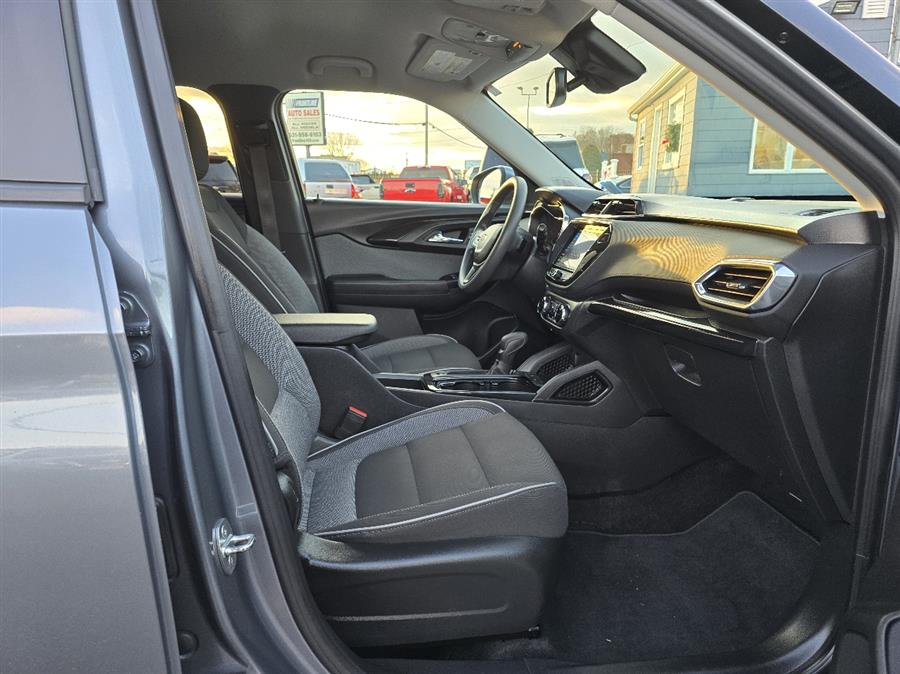 2021 Chevrolet Trailblazer FWD 4dr LT photo