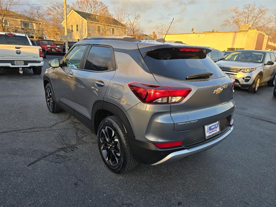 2021 Chevrolet Trailblazer FWD 4dr LT photo