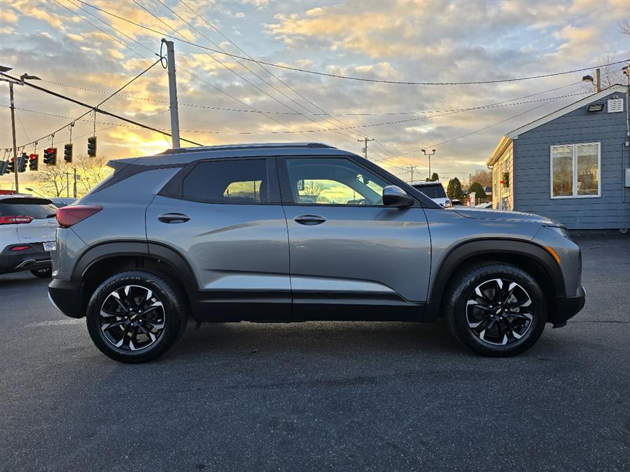 2021 Chevrolet Trailblazer FWD 4dr LT photo