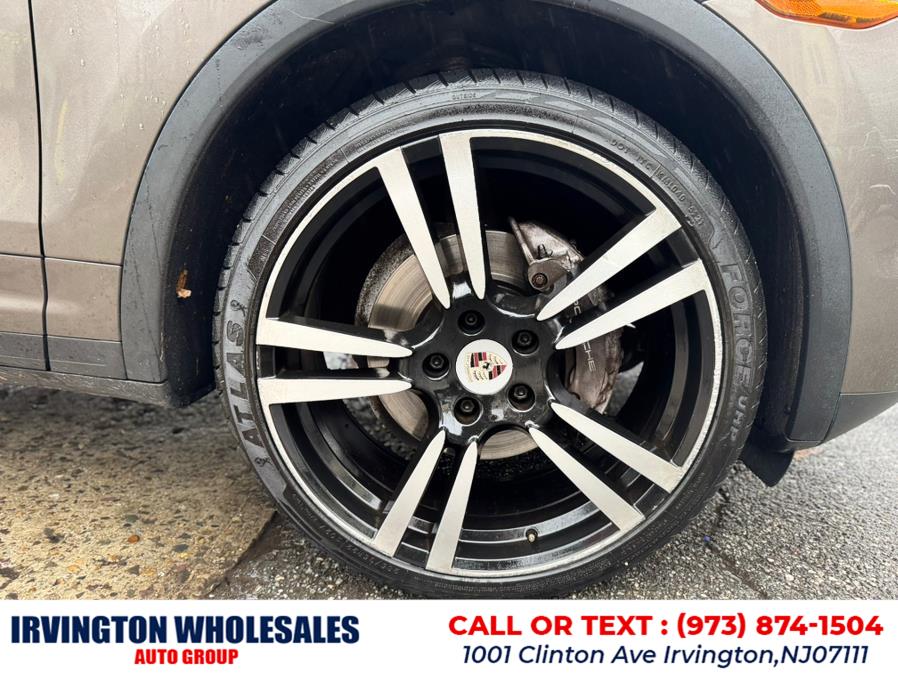 2012 Porsche Cayenne photo