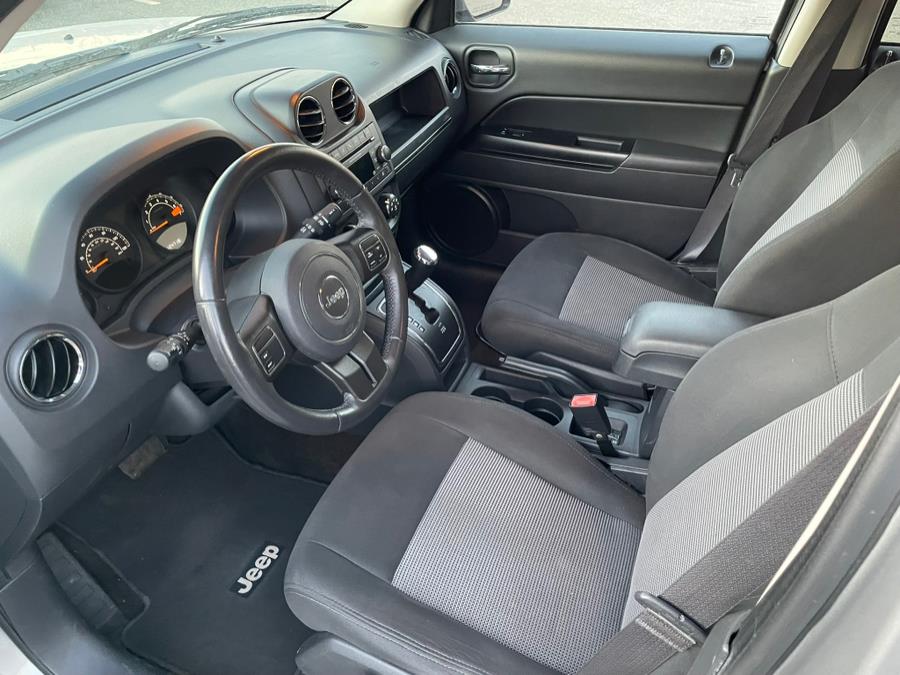 2016 Jeep Patriot 4WD 4dr Latitude photo