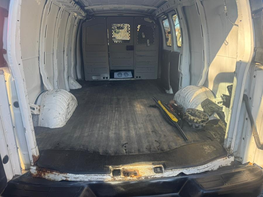2011 Chevrolet Express 2500 2500 photo