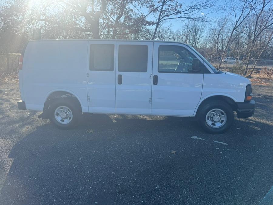 2011 Chevrolet Express 2500 2500 photo