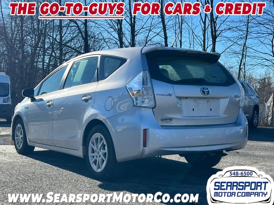 2012 Toyota Prius v Two photo