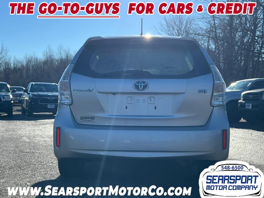 2012 Toyota Prius v Two photo