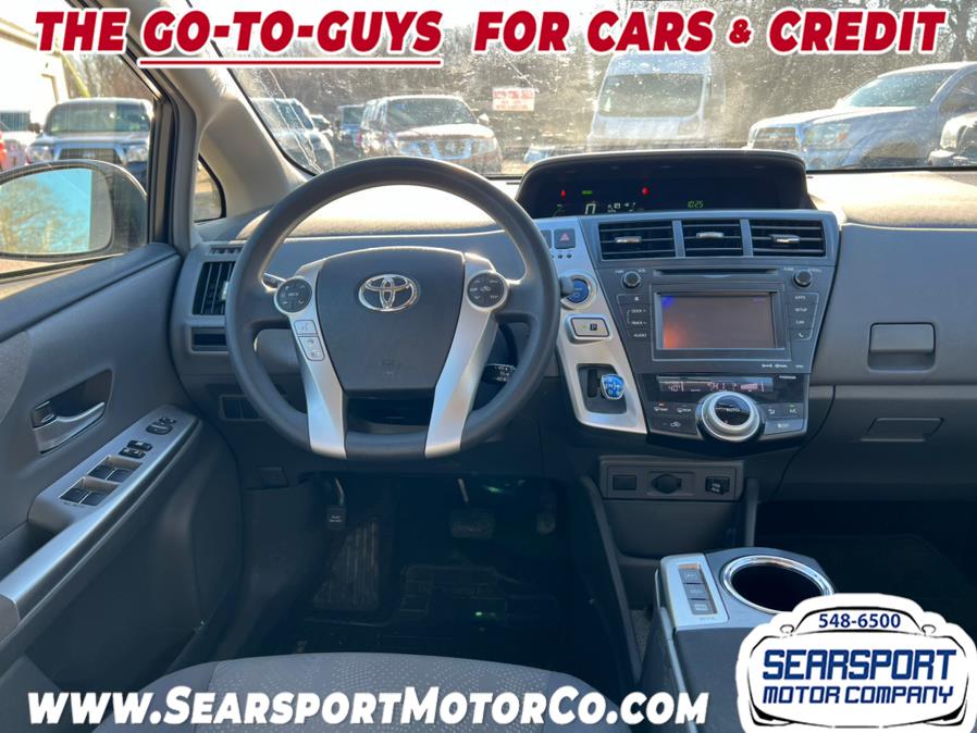 2012 Toyota Prius v Two photo