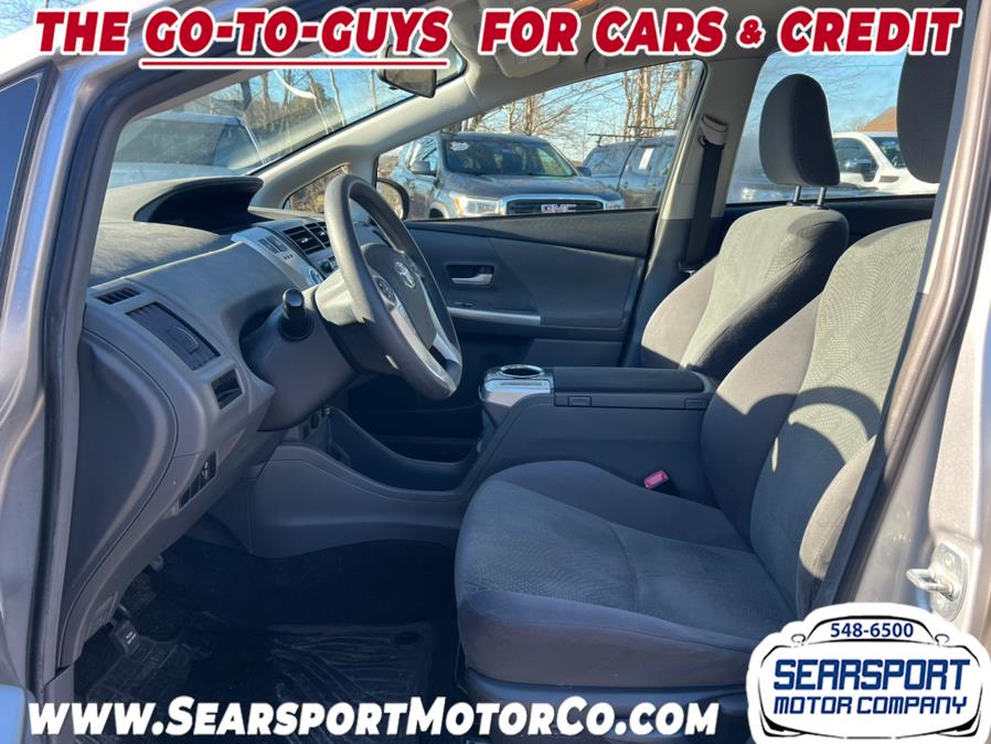 2012 Toyota Prius v Two photo